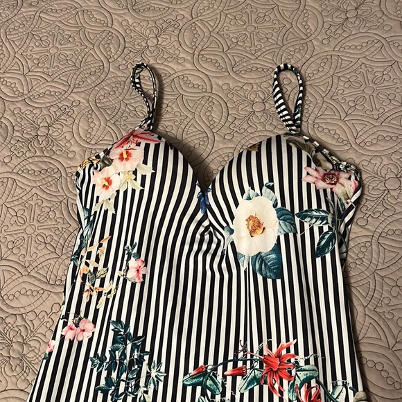 Nina M Pattern Dress (with padding) - Picture 3 of 6